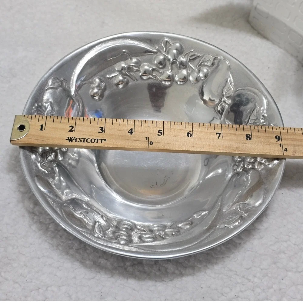 Wilton Armetale Metal Fruit Bowl Grape Leaf Embossed Serving Dish